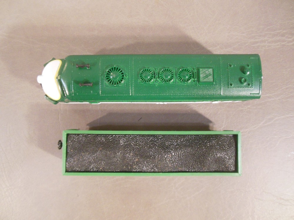 HO Model Power 1047 Silver Cloud Train Set