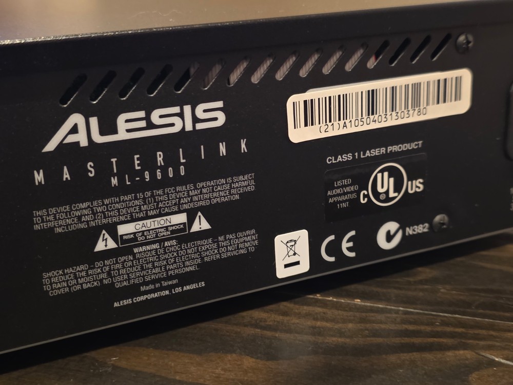 Alesis Masterlink ML-9600 Hard Disk Mastering Recorder with Remote - Open Box