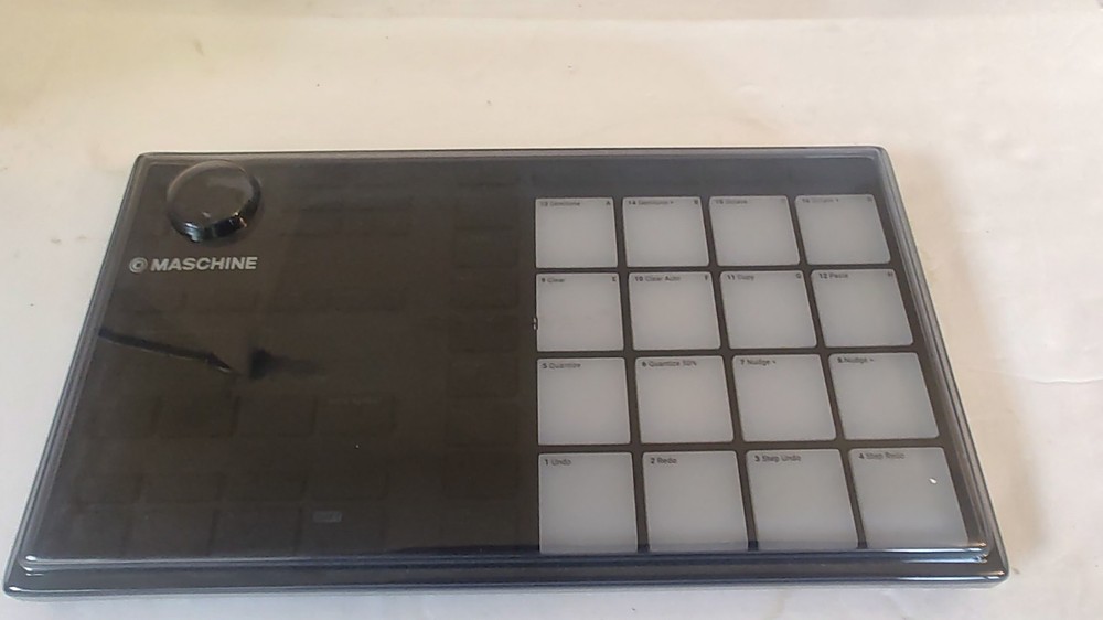 Native Instruments MASCHINE MIKRO MK3 traktor pro kontroller drum machine midi