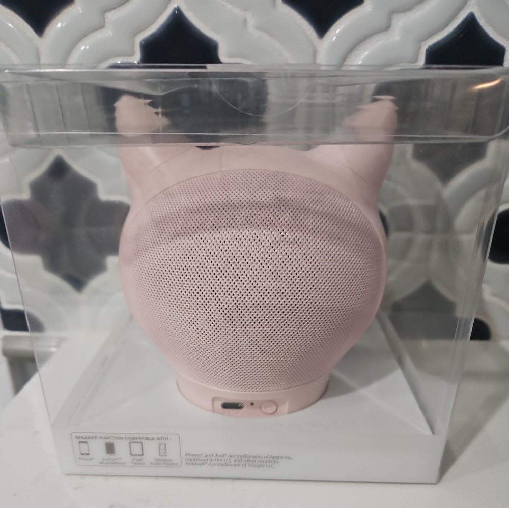 Pink Cool Cat Head Wireless Bluetooth Speaker ~ USB-C Charge Cable ~ LED