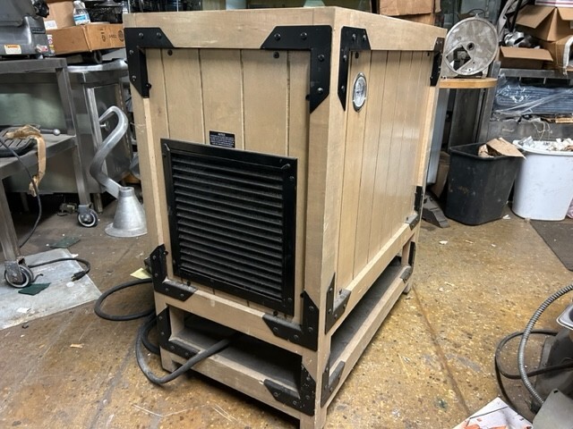Southern Casearts (SAR-MC-2.8') Rolling refrigerated display