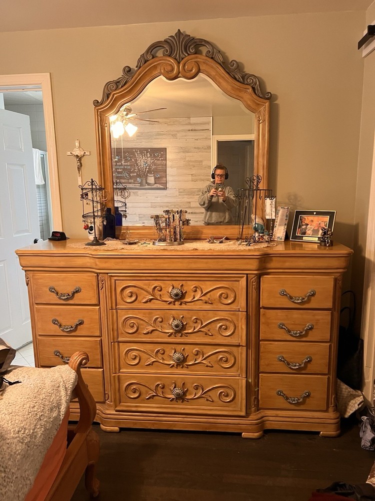4 Piece King Bedroom Set