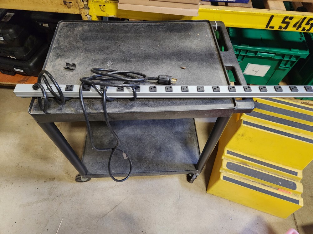 Power Distribution Unit - Model 721520ARTLP - Power Strip