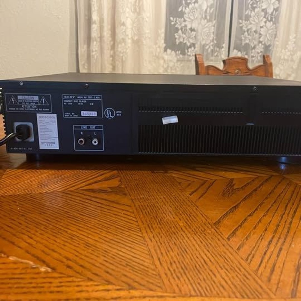 Sony CDP-C500 5-disc compact disc player changer.