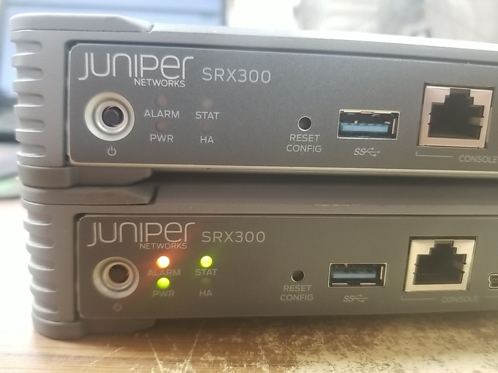 (X2) Juniper Networks SRX300 Services Gateway