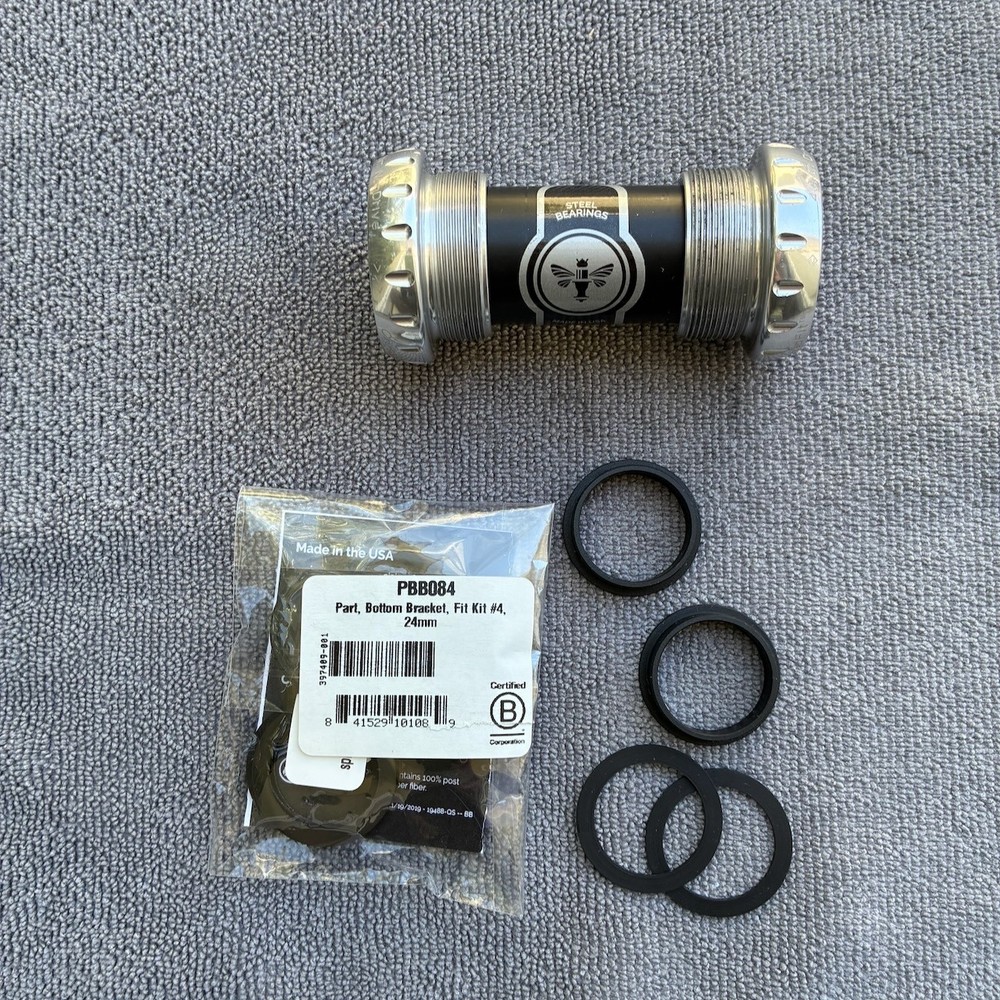 Chris King ThreadFit 24 bottom bracket silver with fit kit
