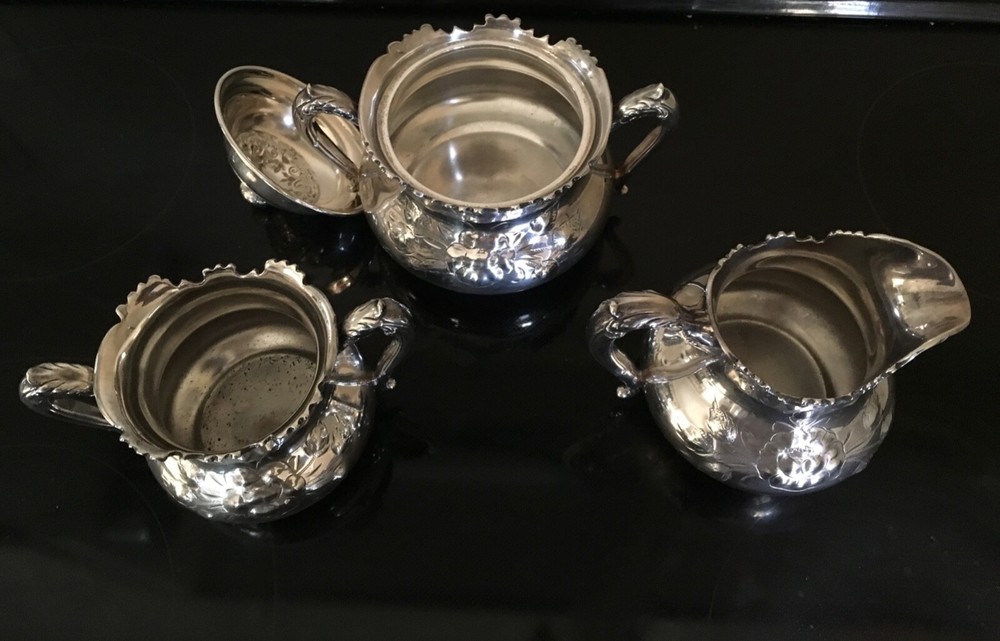 VINTAGE REED & BARTON 5 PC SILVER PLATE TEA COFFEE SET W/ RARE REPOUSSE UPGRADE