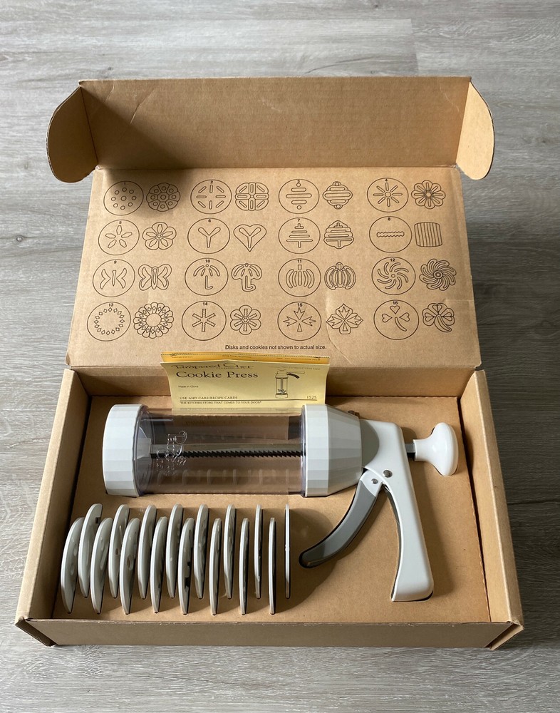 Pampered Chef Cookie Press Set 16 Decorator Disks 1525 Discs Great for Holidays