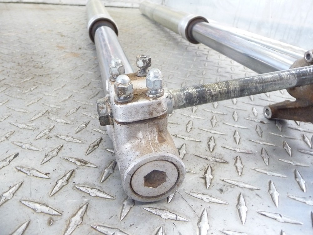 Yamaha YZ250 Fork Set with Axle #351