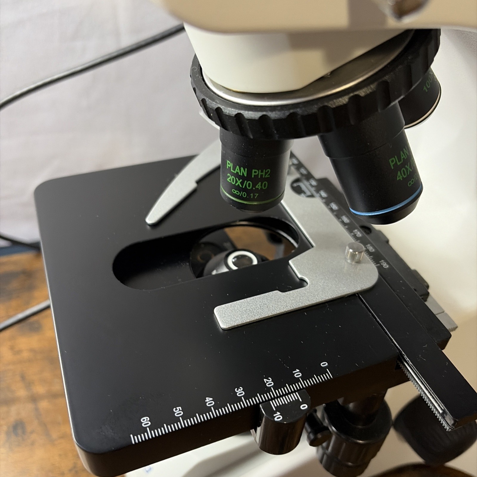 Fisherbrand Research Upright Microscope, (4) OBJECTIVE LENSES, 10MP camera