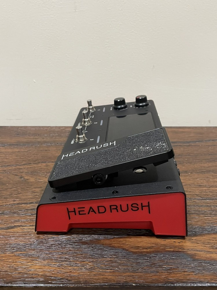 HeadRush MX5 Amp Modeling Guitar Effect Processor. With Cables And Case