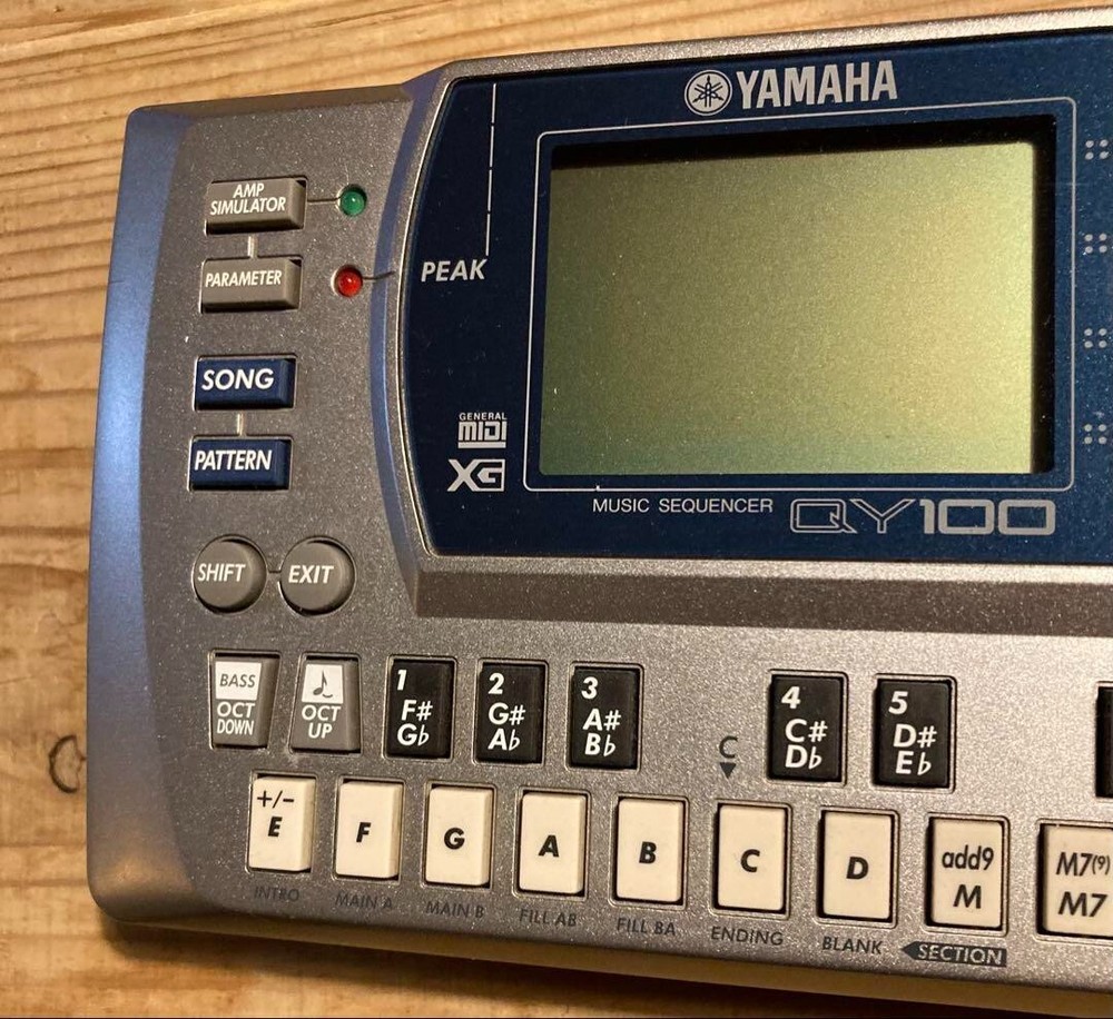 YAMAHA QY100 Sampler Sequencer Sound Module Rhythm Machine