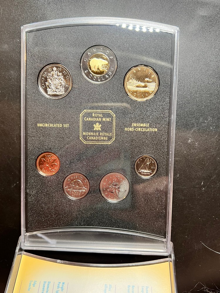 2000 Canada Tiny Treasures Specimen Mint Set