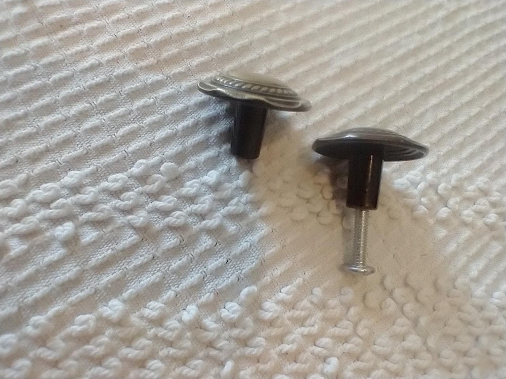 2 VINTAGE BRASS DRAWER PULLS~KNOBS~OXIDIZED~1.25"DIAMETER~ORNATE~70'S~3/4"DEEP