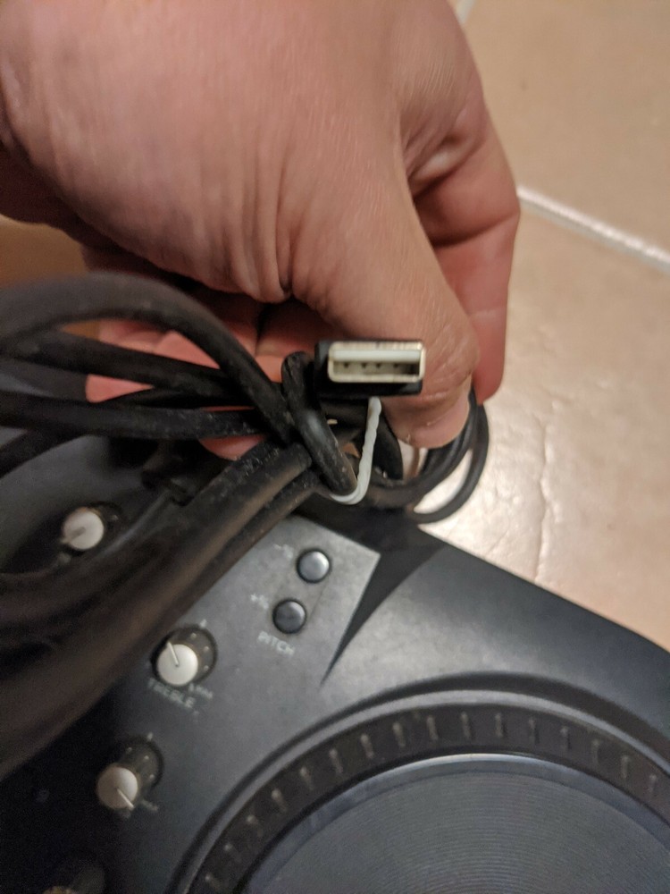 Ion Discover DJ Computer DJ System Dual Turntable USB Controller Scratch MP3s