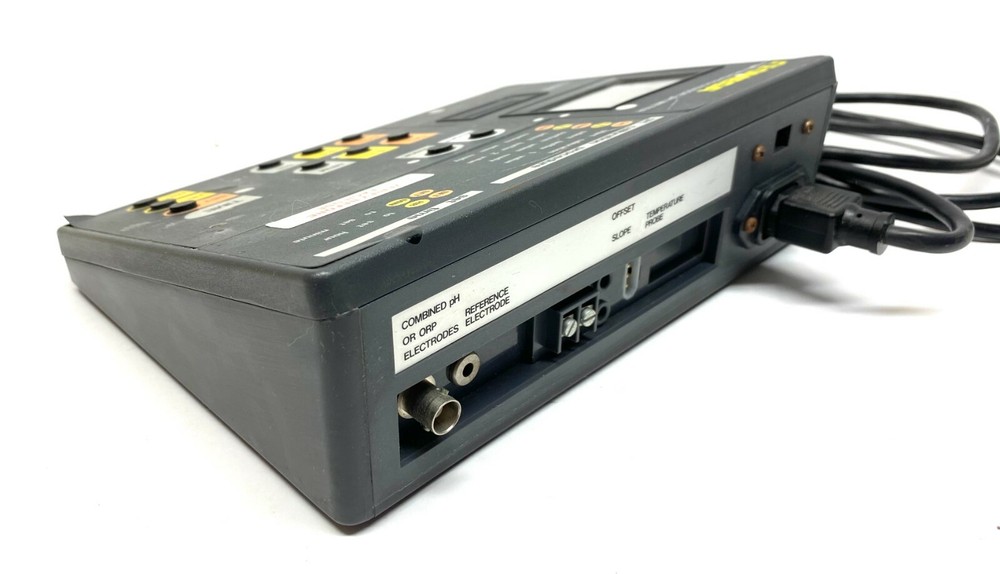 Omega PHB44 Microprocessor PH Meter