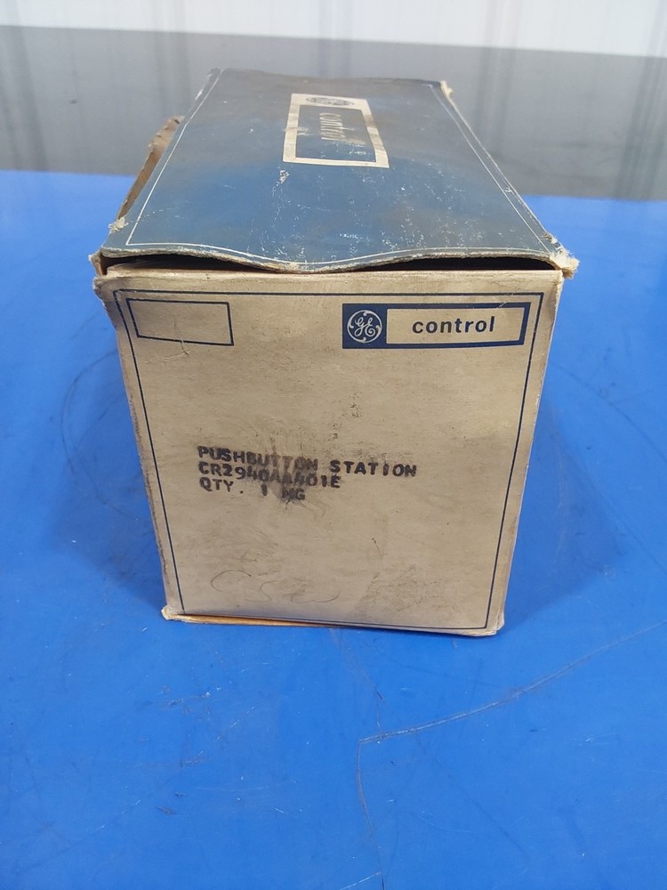 General Electric CR2940AA401E Pushbutton Station 2940AA401E