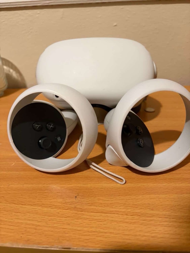 Oculus Quest 2 Virtual Reality Headset 128GB Pre-Controllers