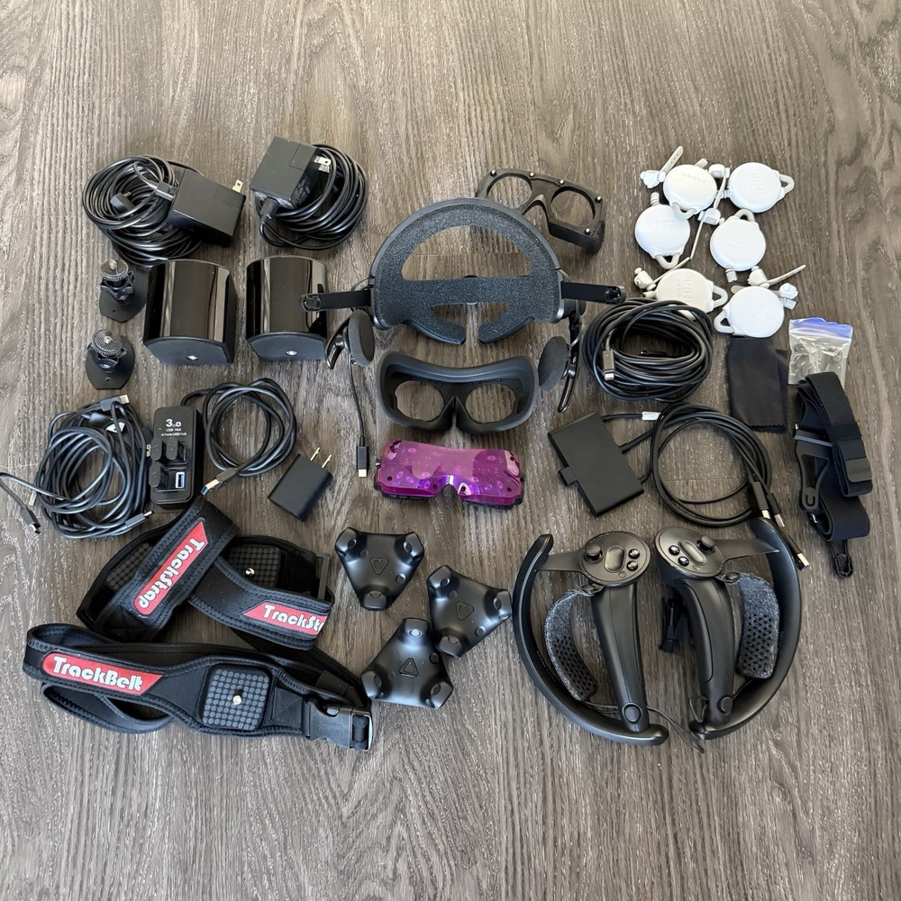 Bigscreen Beyond 2e VRChat Edition Bundle/Controllers/Base Station No Trackers