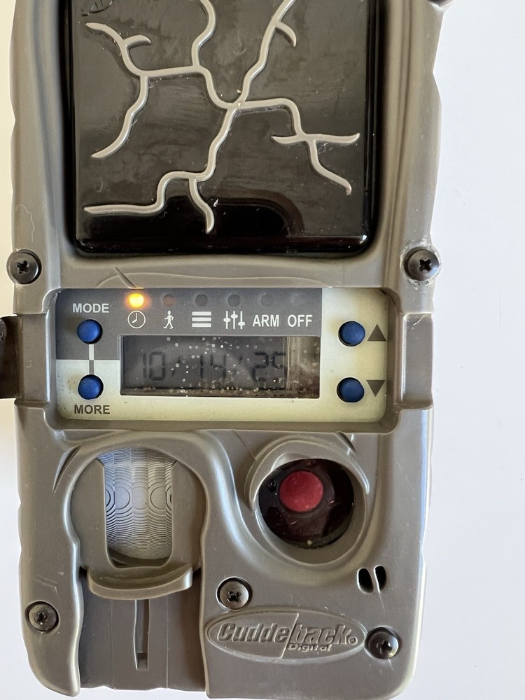 Cuddeback CuddeLink Camera G Series 2 Cameras + 1 Non Working