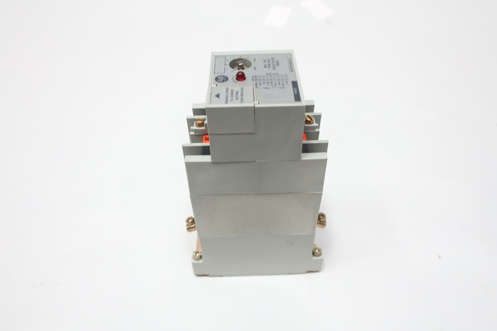Allen Bradley 700-RTC00010U1 Solid State Timer 120v-ac 120v-dc