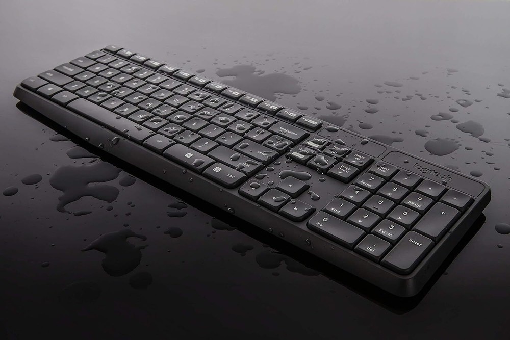 Logitech MK235 Wireless Keyboard and Mouse - Spanish Version