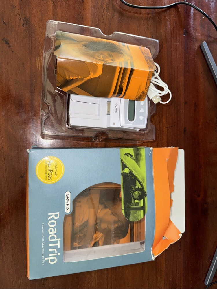 Griffin Road Trip Auto Solution ipod Dock Connector white