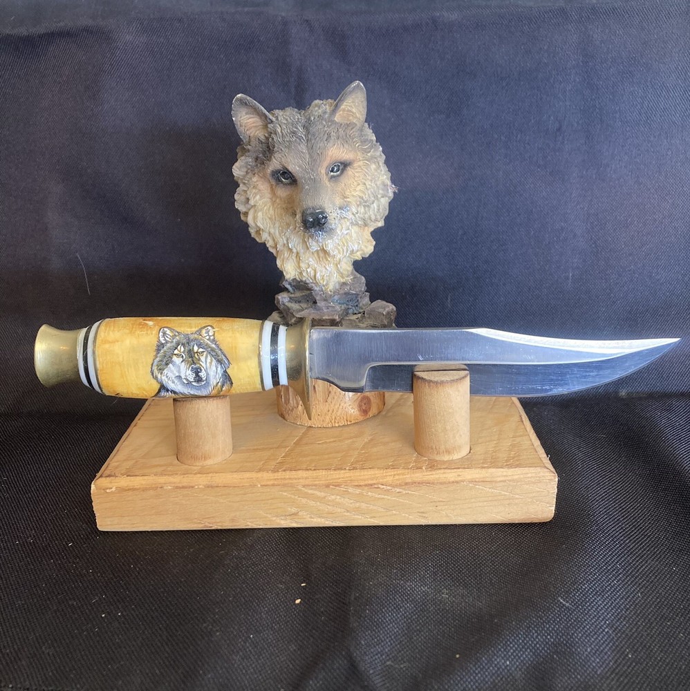 Decorative Bone Handle Hunting Blade Knife with Wolf Display Stand
