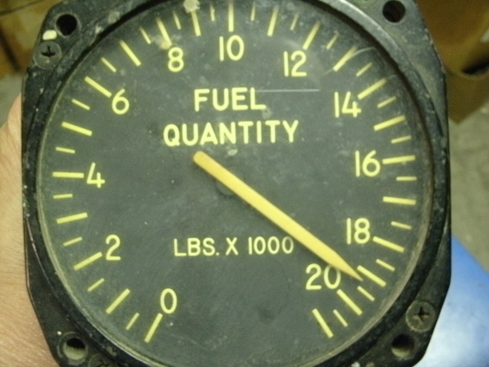 AIRCRAFT GAUGE FUEL QUANTITY