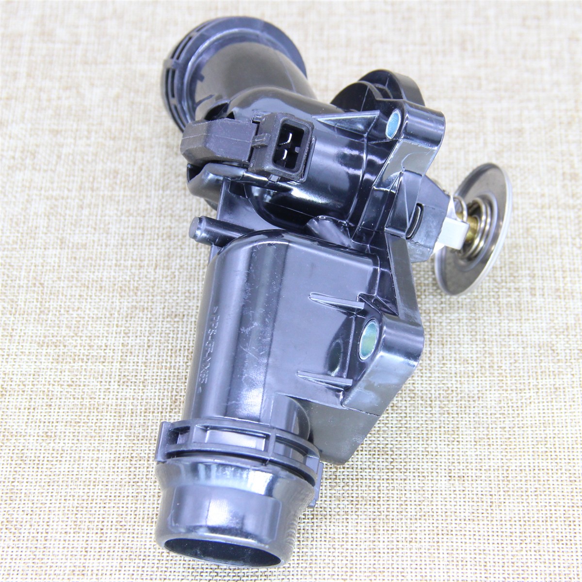 BRAND Thermostat Housing Assembly 11537509227 for BMW 99-06 E46 E39 X5 X3 Z3 Z4