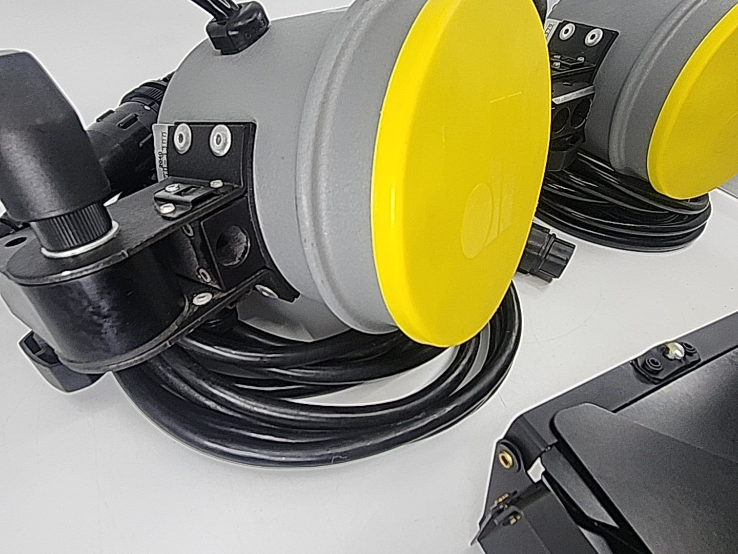 Dynalite 2040 Studio Flash Heads Lot of 2 with Cables Etc. Fan Cooled Tested