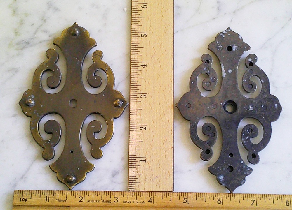 2 Vintage Amerock Textured Brass Knobs & Large Brass Back Plates, Gothic style