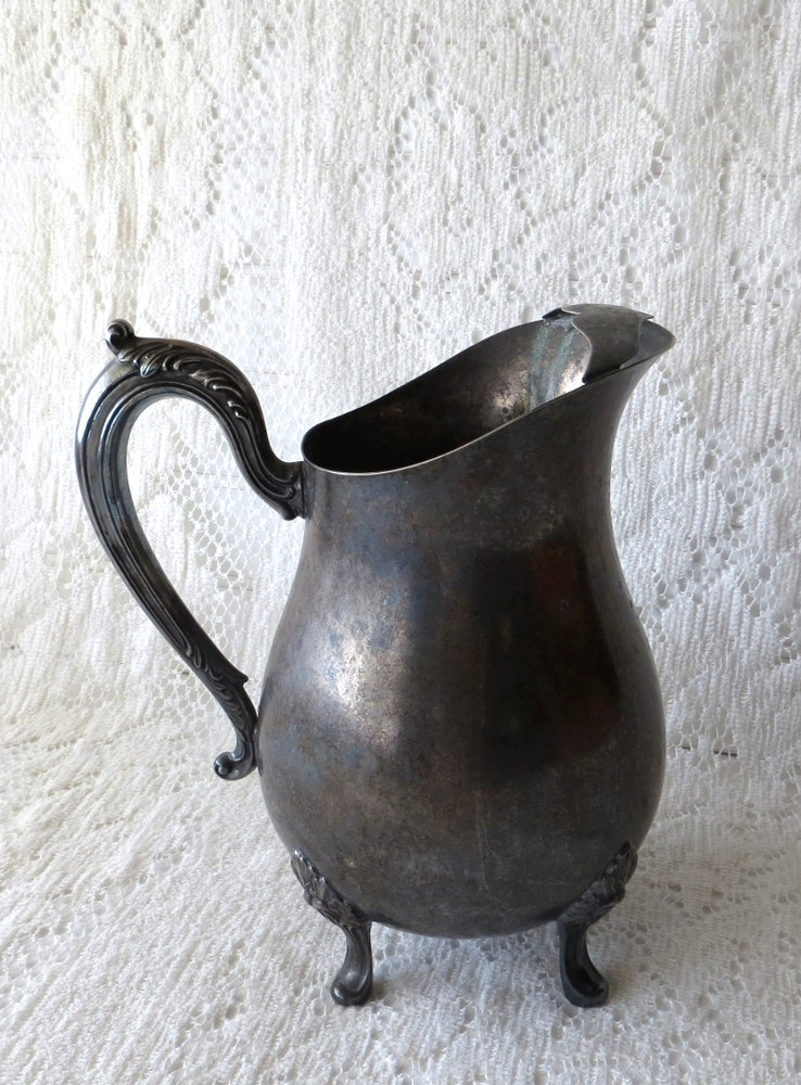 Silver Plate Footed Alvin Pitcher With Ice Cube Catcher 9" Tall Ep #P561