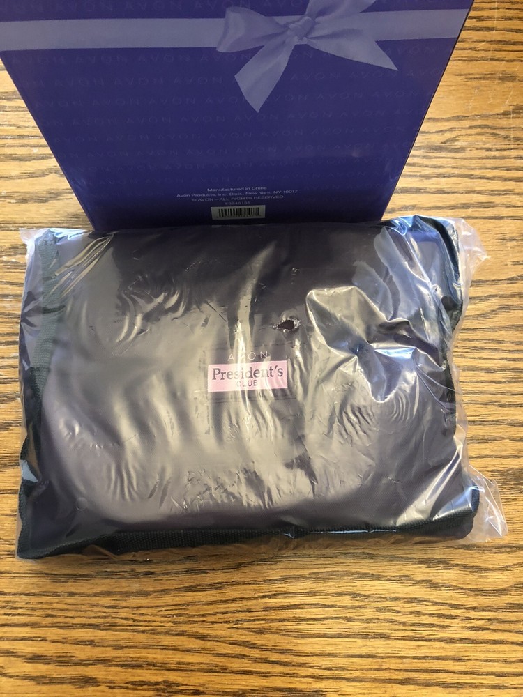 Avon Presidents club recognition program gala soft foldable backpack 2013-2014