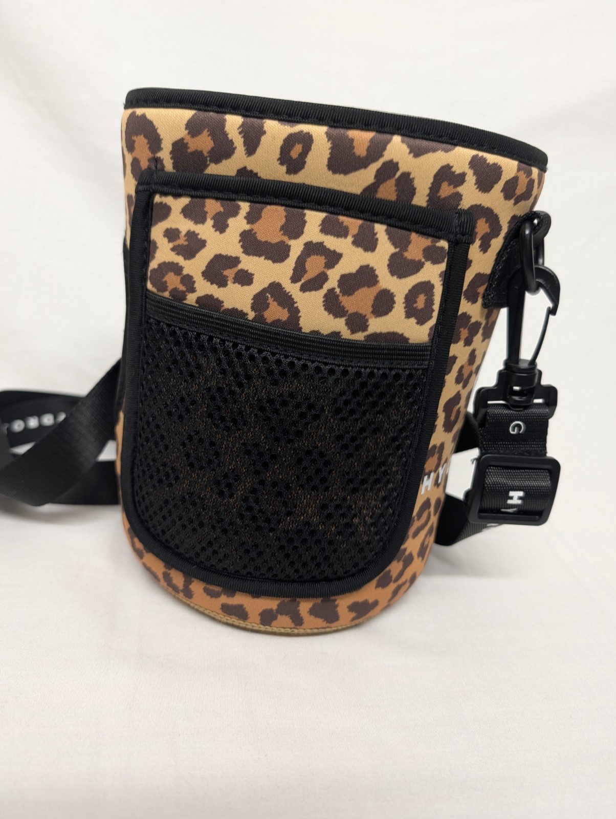 Hydrojug Sleeve With Black Strap Leopard Print