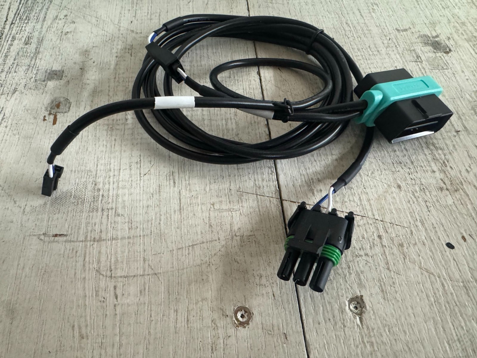 CUMMINS RAM PICKUP BREAKOUT BENCH J1939 CABLE TITAN