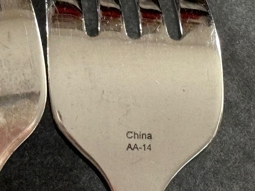 (3) Dinner Forks ONEIDA METRA Stainless Flatware Glossy Plain ~ 7-7/8"
