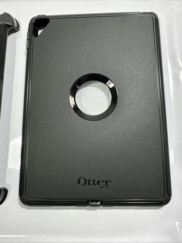 OtterBox Defender Rugged Case Apple iPad Pro 9.7” - Black