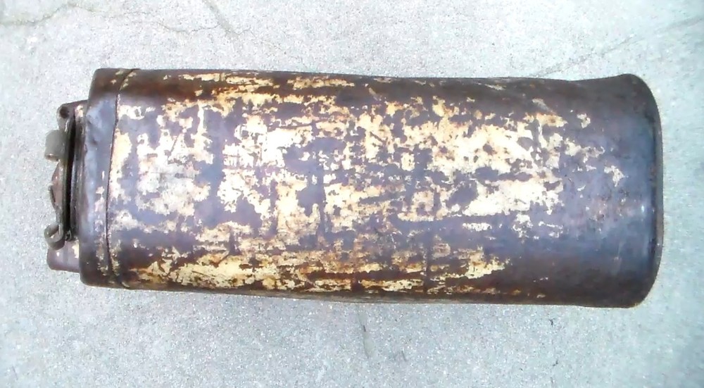 Old Relic US WW2 1943 Dated "Bennett" Jerry Can with Desert Storm paint (USED)