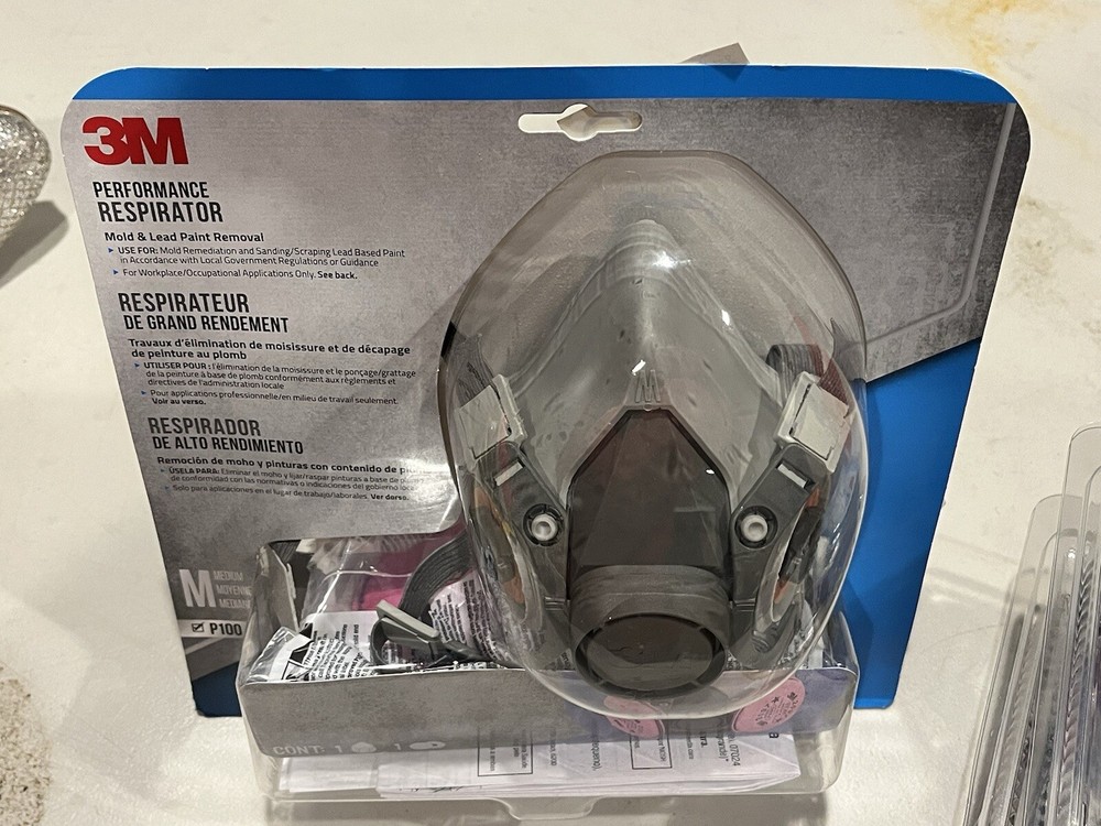 3M Performance Filter Medium Mask With 4 Filters
