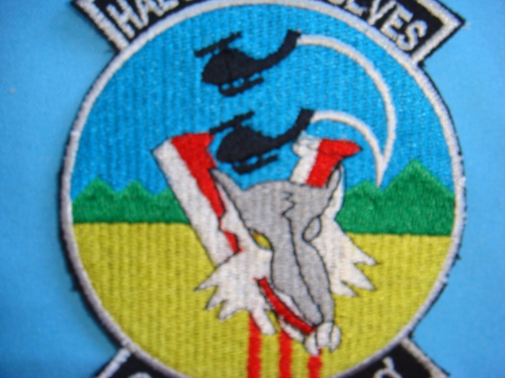 VIETNAM WAR PATCH, US NAVY HAL 3/5 ATTACK FIGHTER SQUADRON SEAWOLVES