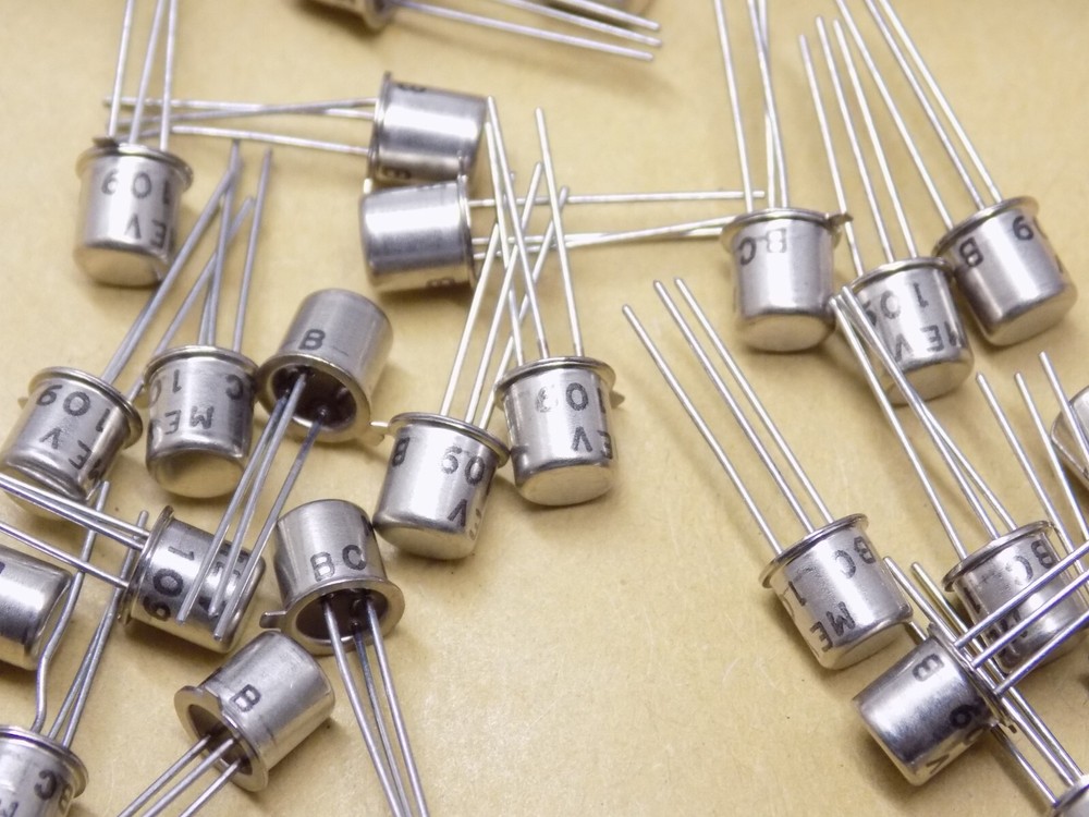 20x BC109B MEV NPN TRANSISTOR NOS
