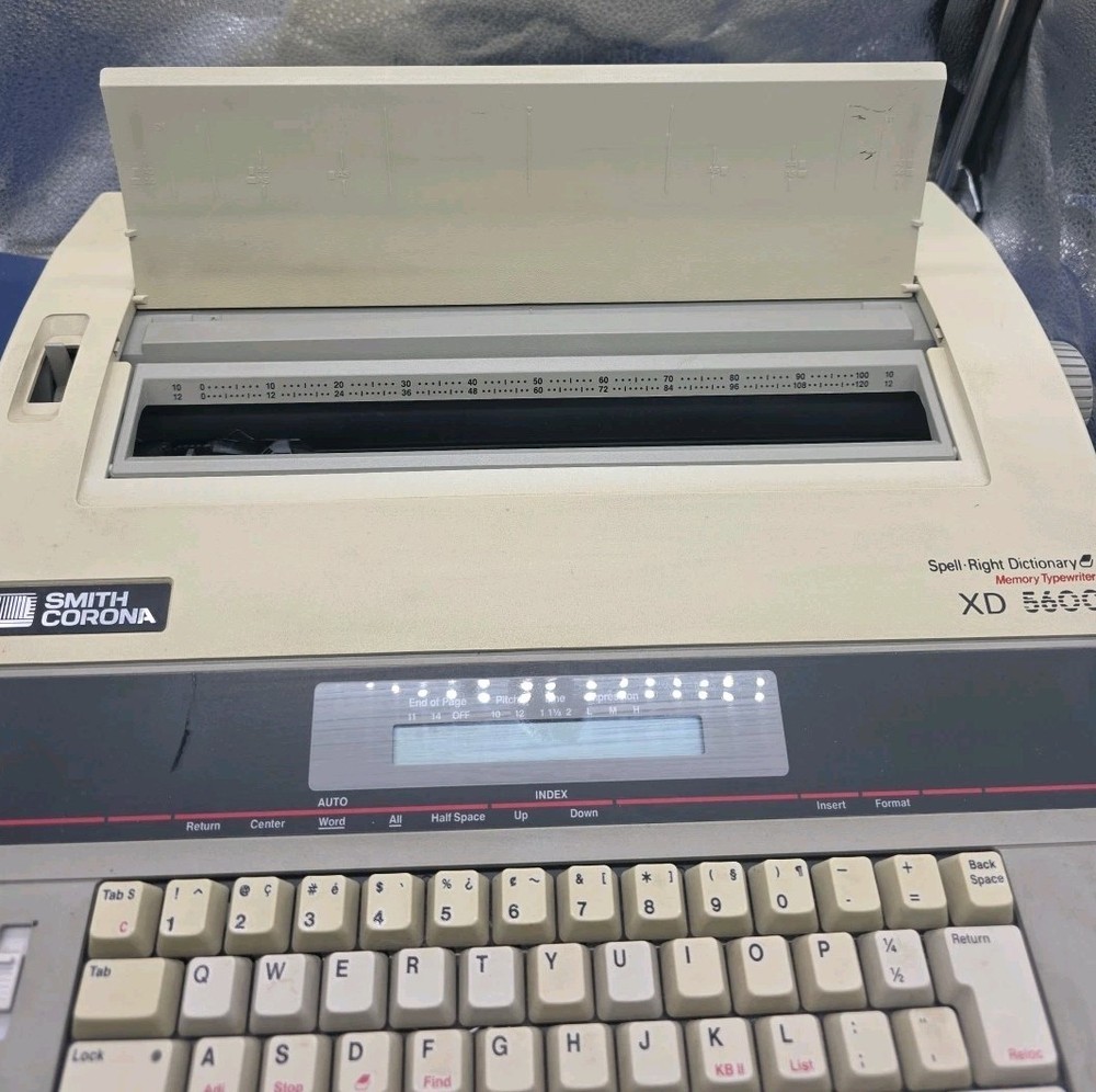 Smith Corona XD5600 Spell Right Dictionary Memory Typewriter *Tested*