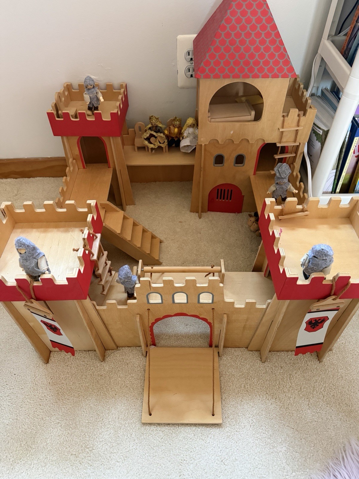 Classic Wooden Castle Set With Horses, Knights, Royalty. Easy Assembly