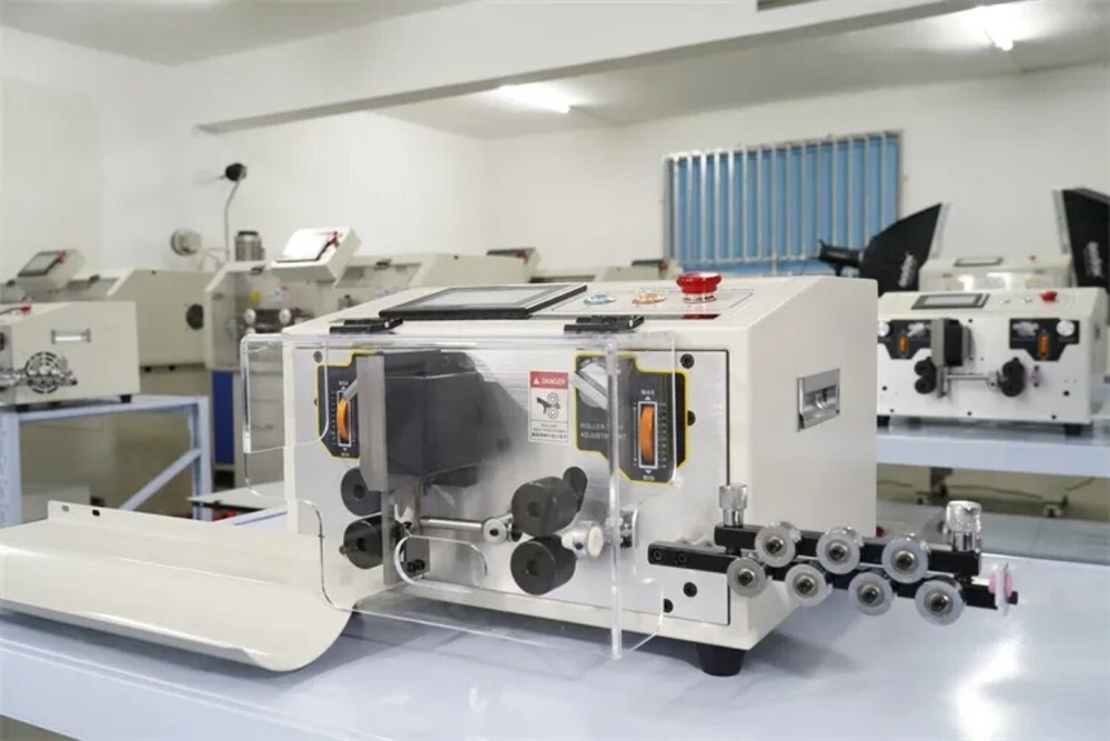 SWT-508ES Automatic Stripping Copper Wire Cut Stripper Machine 0.1 To 8mm