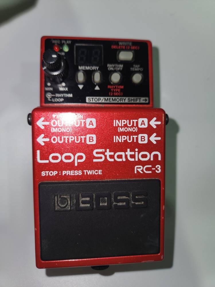 Boss RC-3 Loop Station - Looper Guitar Effect Pedal