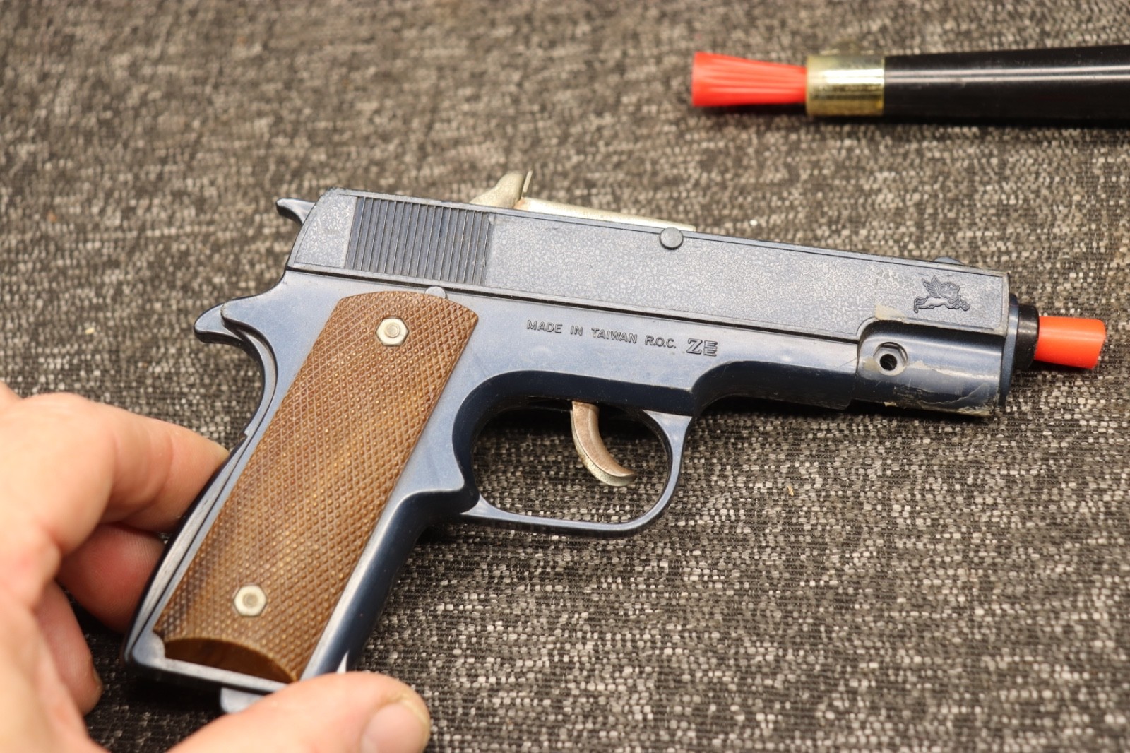 2 Vintage ZEE Toys Government Model Auto & Magna 45 Cal Pistol NO. 2107 & T-723