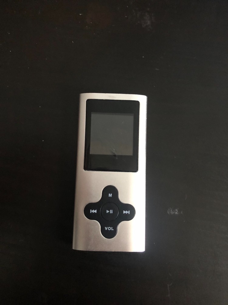 SYLVANIA SMPK4083 4GB MP3 PLAYER