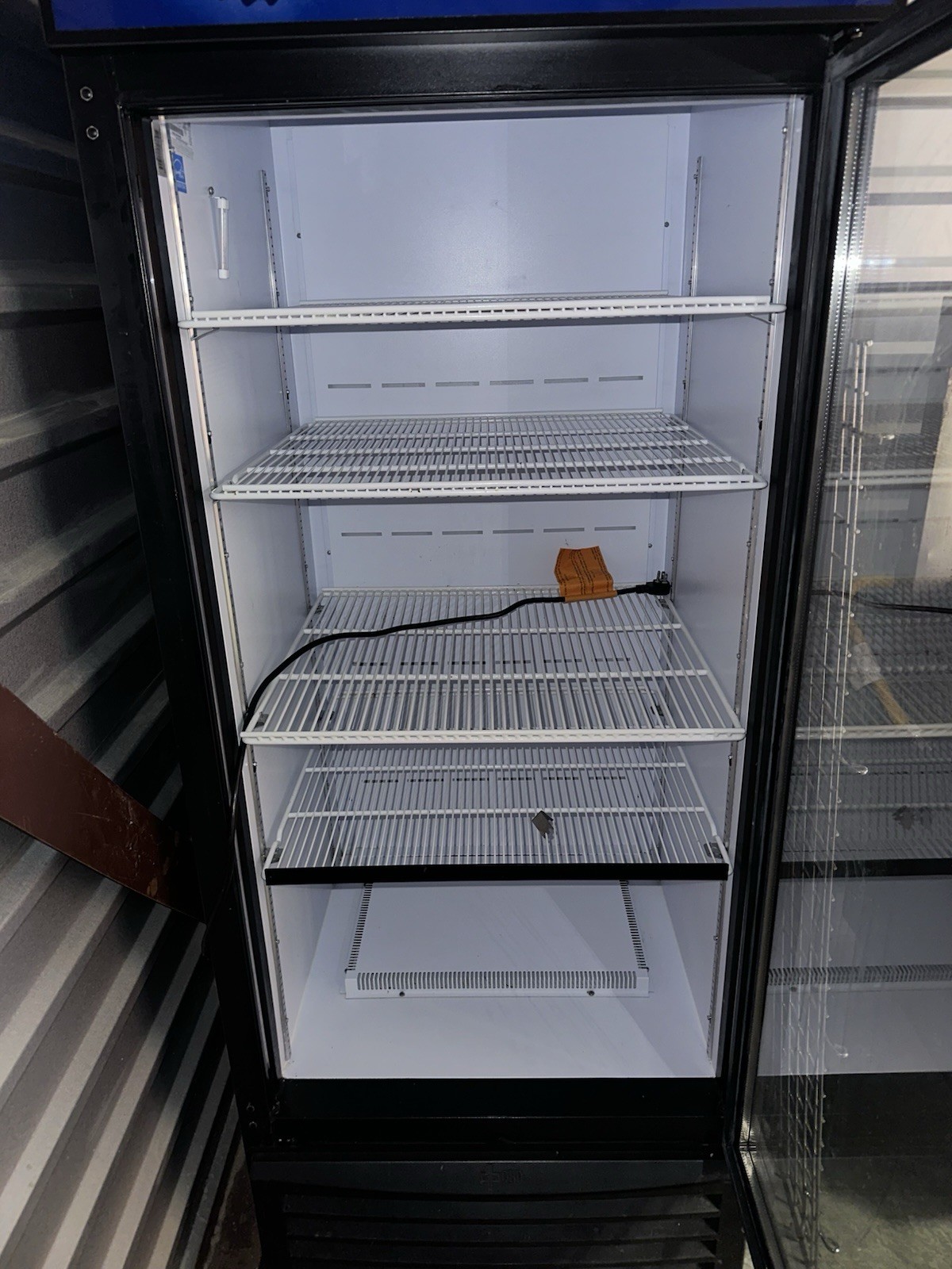 Pepsi Upright Reach In Refrigerator MODEL CD26-HC Single Door