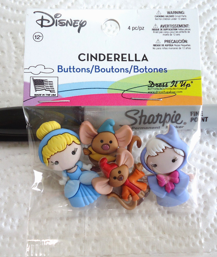 DISNEY Realistic CINDERELLA Buttons NIP